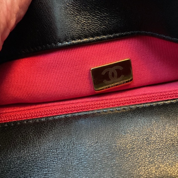 Chanel Black Lambskin Crossbody Bag with Gold Heart Accent AUTHENTIC - Picture 5 of 15